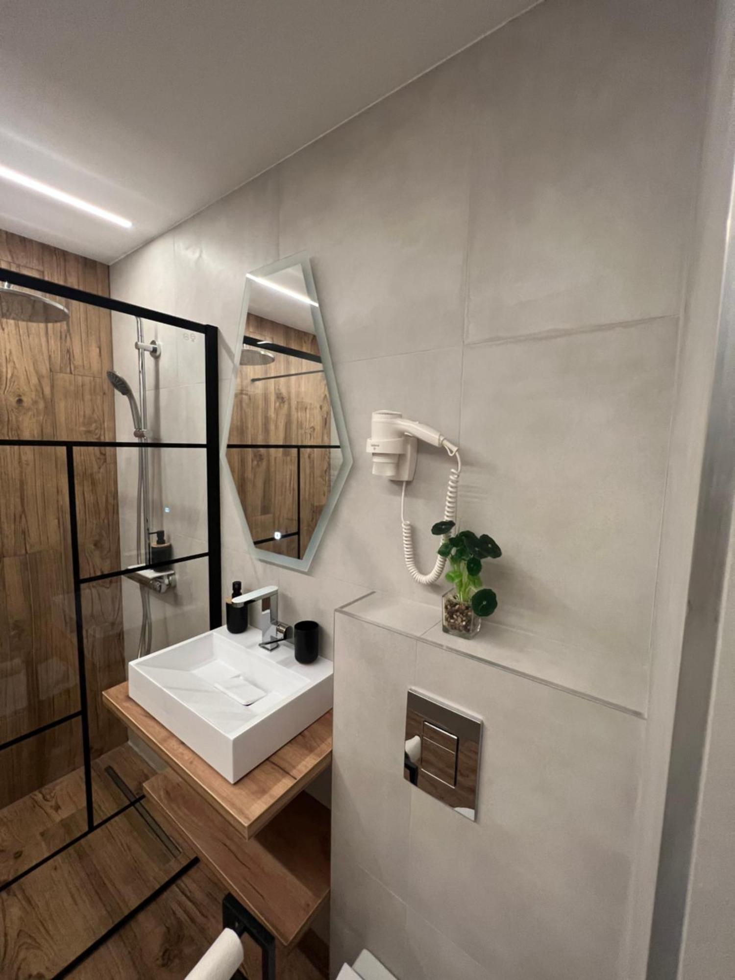 Modern Premium Apartment 1 Targoviste Exterior photo